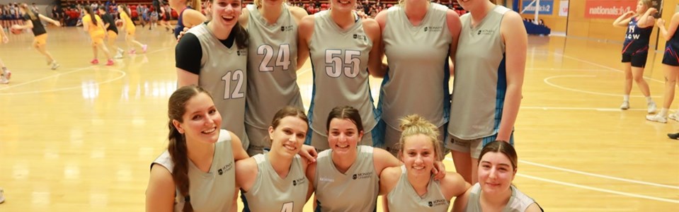 Monash Women’s Basketball team shoots and scores!